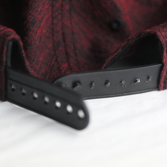 Flash Snapback - Picture 7 of 9